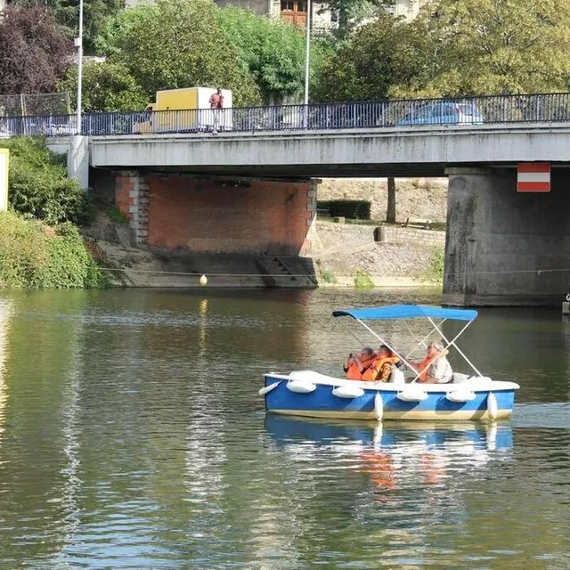 photo des bateaux électriques sont à louer dans le port du mans.  ©  archives le maine libre