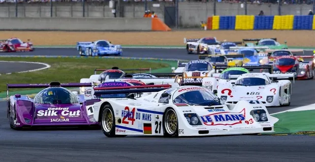 photo  le mans classic propose de grandes retrouvailles avec des voitures mythiques des courses d’endurance.  &copy;  le maine libre – yvon loue 