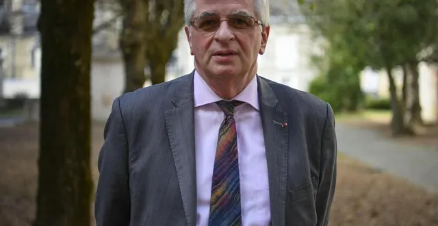 photo  william marois est parti à la retraite en juin 2022. il a terminé sa carrière au rectorat de nantes.  &copy;  photo archives le maine libre yvon loue 