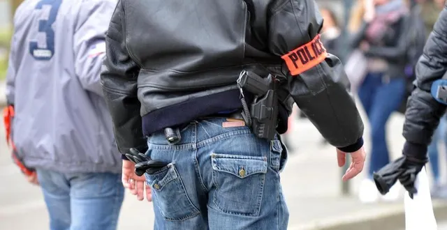 photo  après la mort d’un jeune automobiliste de 17 ans, mardi 27 juin à nanterre, le débat sur les conditions d’utilisation des armes des forces de l’ordre est relancé.  &copy;  archives co 