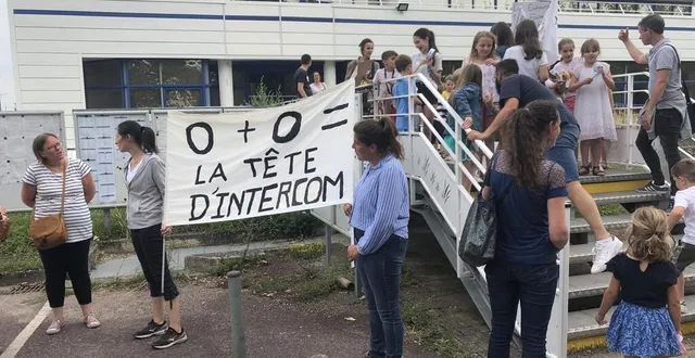 photo  quelque 70 parents et enfants se sont mobilisés à l’appel de l’ape de jean-de-la-fontaine.  &copy;  ouest-france 