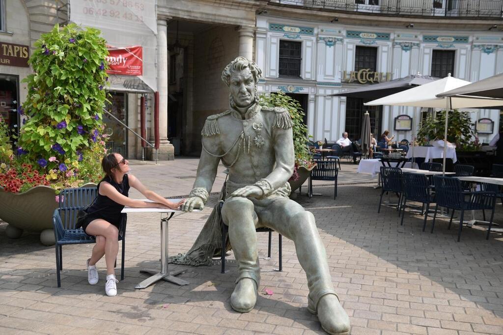 Nantes La Statue La Loire Passag Re Dun Navibus Nantes Maville Com