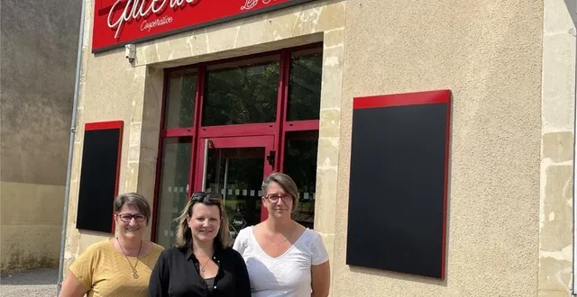 photo  sophie legendre, la présidente du comité stratégique, entourée d’armelle quartier vendeuse a mi-temps (à gauche) et de marie-pierre bruneau-emonnet, employée à temps plein.  &copy;  le maine libre 