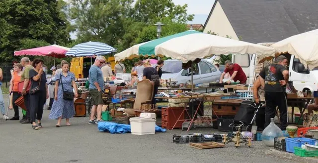 photo  le vide-greniers de saint-rémy-des-monts a été perturbé par les conditions atmosphériques.  &copy;  le maine libre 