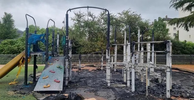 photo  une aire de jeux pour enfants a été incendié au quartier saint-sauveur à flers, dans l’orne.  &copy;  ouest-france 