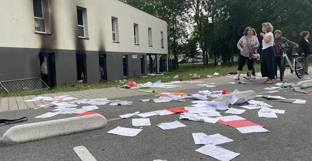 photo  c’est la consternation ce jeudi matin devant les locaux de l’atmpo.  &copy;  ouest-france 