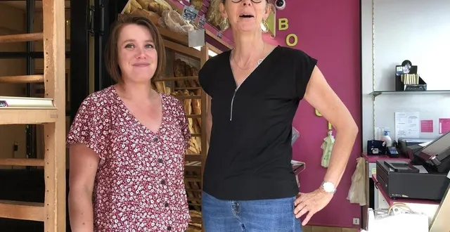 photo  émeline ménard aux côtés de nadège vaupré, à la boulangerie des p’tits ponts, à sablé-sur-sarthe.  &copy;  ouest-france 