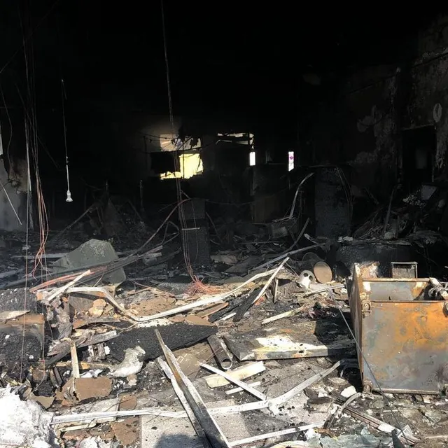 photo à l’intérieur du bureau de poste, il ne reste rien.  ©  le maine libre yvon loué