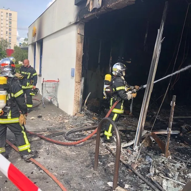 photo les pompiers sont sur place ce vendredi matin.  ©  photo le maine libre