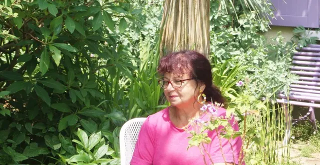 photo  bretelle et garance se produiront au jardin de poésies, chez bernadette denay.  &copy;  dr 