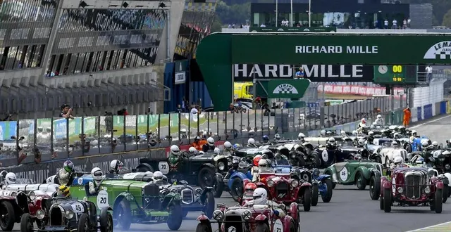 photo  le mans classic offre un moment unique aux spectateurs.  &copy;  archives yvon loué 