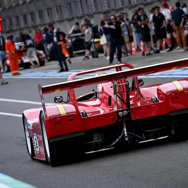 photo les voitures ont pris la piste, au mans classic. ici, une ferrari 333 sp.  ©  marc ollivier