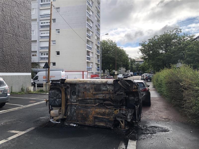 En Images Mort De Nahel On Se Croirait En Guerre Civile