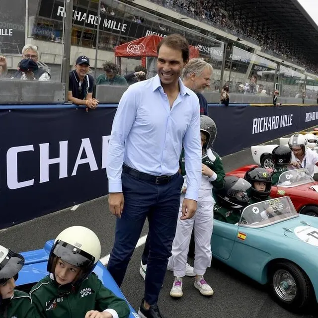 photo rafael nadal, le tennisman est au mans ce samedi 1er juillet 2023 pour la onzième édition du mans classic. il a donné le départ de little big mans à 16 h 30 avec didier drogba, légende du football  ©  marc ollivier/ouest-france