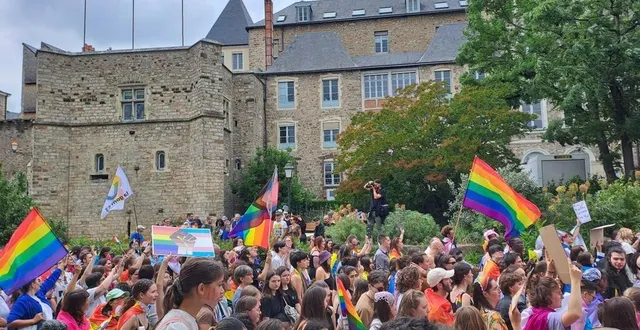 photo  cette année 45 000 personnes ont participé à la pride, au mans. en 2022, l’évènement avait rassemblé un peu plus de 2000 personnes.  &copy;  ouest-france 