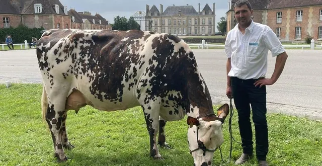 photo  olande, la championne des championnes, avec jean-paul texier, son éleveur.  &copy;  ouest-france 