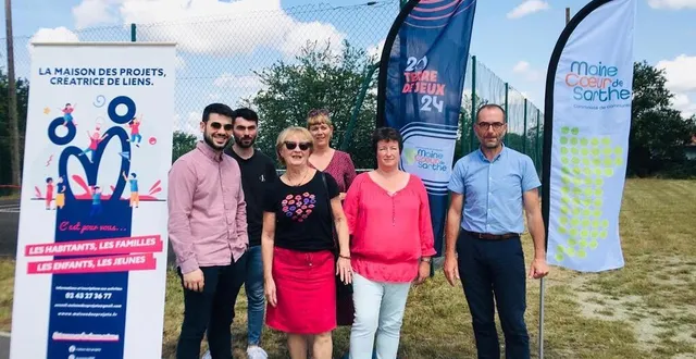 photo  les représentants de la maison des projets, les élus de maine cœur de sarthe et joué-l’abbé, ont présenté le futur bassin éducatif de nage.   &copy;  le maine libre 