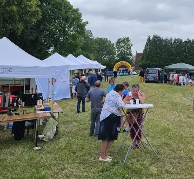 photo le vide-greniers du comité des fêtes de sérans s’est déroulé dimanche 2 juillet.  ©  dr