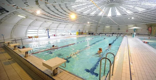 photo  faute de surveillants de baignade recrutés en nombre suffisant pour cette période estivale, la piscine des ardriers restera fermée au public tout le mois d’août.  &copy;  le maine libre denis lambert 