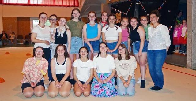 photo  elles ne sont pas toutes présentes, elles sont ravies du cadeau offert par l’association présidée par maud nicole (à droite sur la photo).  &copy;  ouest-france 