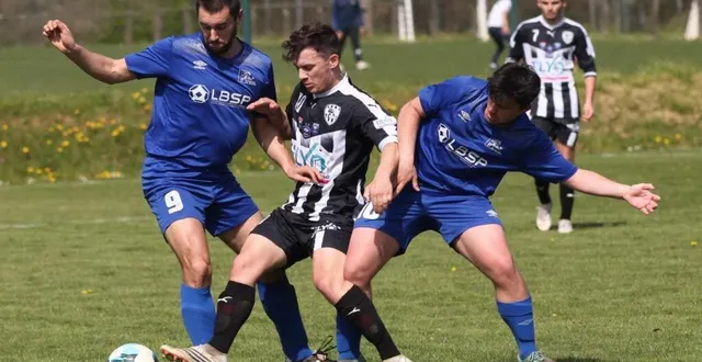 photo  les noir et blanc ont un nouveau coach, yoann péan.  &copy;  ouest-france 