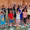 photo  dix-neuf petits gymnastes ont reçu leur diplôme. 