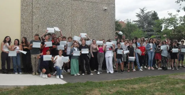 photo  près d’une centaine d’élèves de quatrième ont reçu leur diplôme de secourisme.  &copy;  le maine libre 