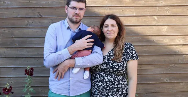 photo  nicolas mensen et aurélie albot se mobilisent pour la maternité du pole santé sarthe et loir (pssl) du bailleul. ils ont tenu à ce que leur fille constance naisse là-bas.  &copy;  ouest-france 