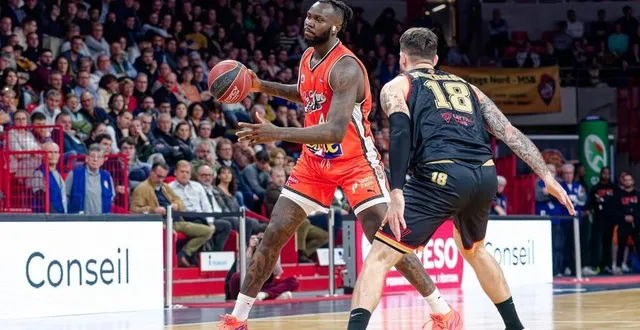 photo  williams narace et ses équipiers connaissent leurs adversaires en ligue des champions.  &copy;  dominique breugnot photographer 