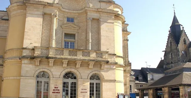 photo  théâtre, halles, église saint- nicolas : le triptyque de laplace.  &copy;  le maine libre 