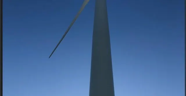 photo  les éoliennes de thoiré-sous-contensor.  &copy;  le maine libre 