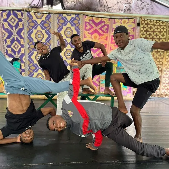 photo les mahorais ont créé un spectacle influencé par les histoires de chacun d’entre eux.  ©  ouest-france