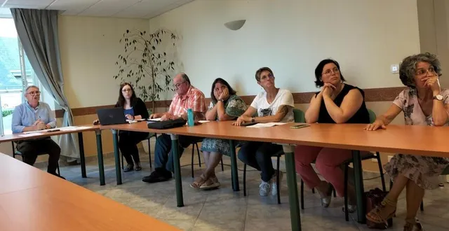 photo  mauvaise surprise pour les conseillers municipaux en découvrant les montants des travaux pour rénover l’école.  &copy;  le maine libre 