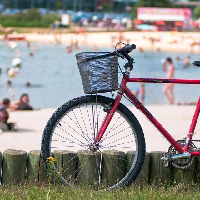 photo la boucle passe par le lac de la monnerie de la flèche.  ©  j-p berlose