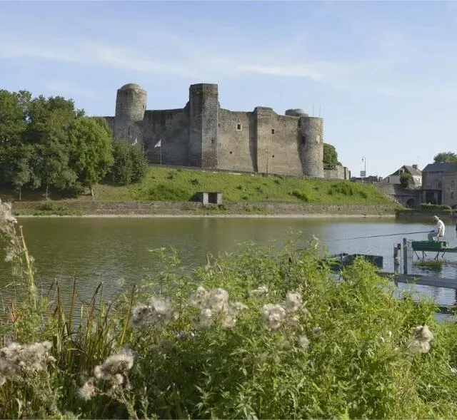Le château de Pouancé. Anjou tourisme / Olivier Calvez photo le château de pouancé. © anjou tourisme / olivier calvez
