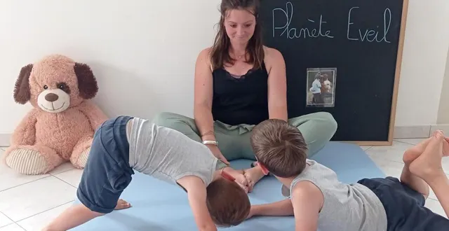 photo  marine mangeot, de planète éveil, proposera des cours de yoga pour toute la famille.  &copy;  ouest-france 