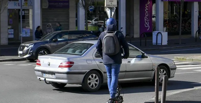 photo  dès la mi-juillet, une centaine de trottinettes électriques seront louables via la setram.  &copy;  archives le maine libre 
