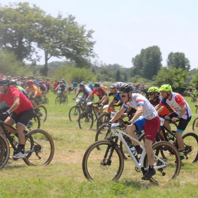 photo 157 équipes ont pris le départ des 24 heures vtt du belinois, samedi 8 juillet 2023.  ©  ouest-france