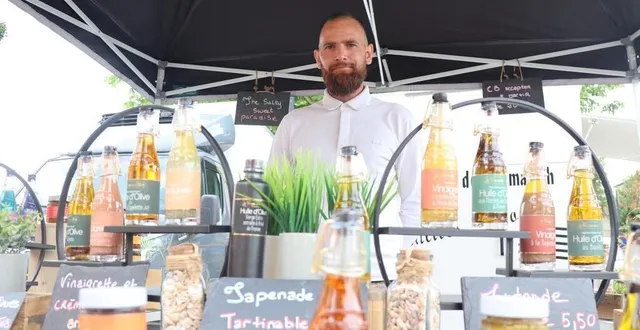 photo  alain solornack, 35 ans, a quitté la restauration pour devenir commerçants sur les marchés.  &copy;  ouest-france 