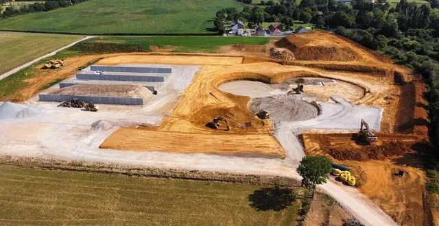 photo  un collectif de seize agriculteurs s’est lancé dans la construction d’une unité de méthanisation au nord du mans, à montbizot (sarthe). le chantier a démarré au mois de mai 2023.  &copy;  agrimontbigaz. 