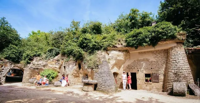 photo  une vingtaine de salles permettent de retranscrire la vie sous terre à rochemenier.  &copy;  credit photo : frederic ayroulet 