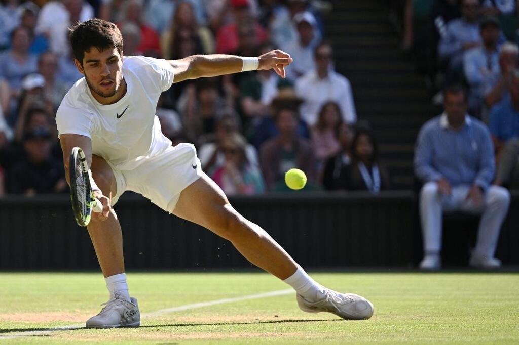 Wimbledon. Carlos Alcaraz écarte Holger Rune et rejoint Medvedev en