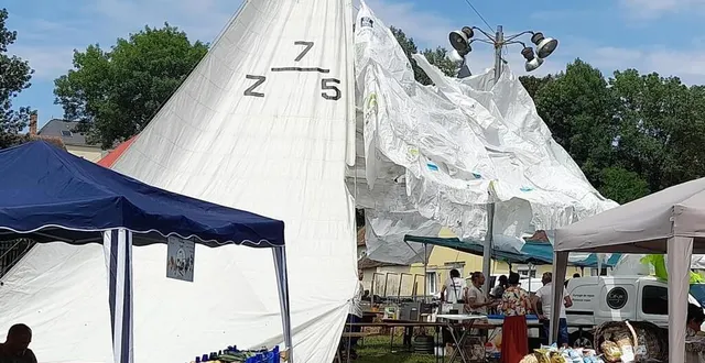 photo  une grande tente abritait l’espace restauration.  &copy;  le maine libre 