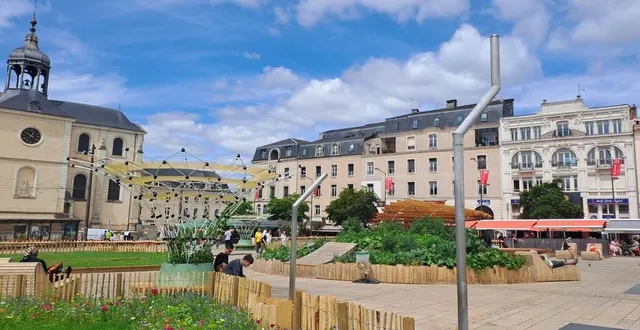 photo  le jardin éphémère de la place de la république au mans (sarthe) est ouvert jusqu’à fin octobre 2023.  &copy;  ouest-france 