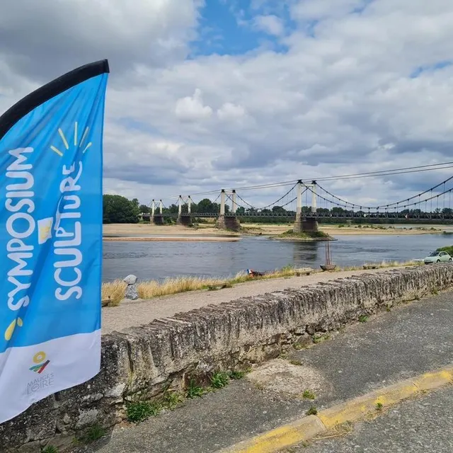 photo montjean-sur-loire, jeudi 13 juillet 2023. fondé en 1996, le symposium de sculpture de montjean-sur-loire accueille chaque année environ une dizaine d'artistes sculpteurs et plasticiens sur les bords de loire.  ©  co - battiste delfino