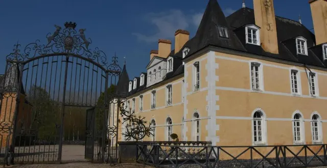 photo avoise. trompes de chasse à la messe de saint-hubert  &copy;  archive le maine libre 