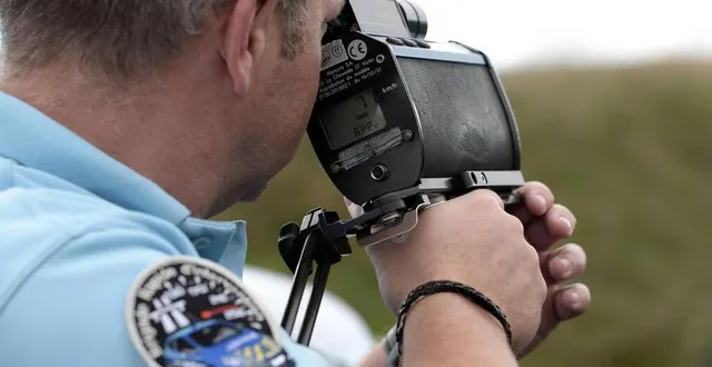 photo  au 1er septembre 2022, la france disposait d’un parc de 4 447 appareils radars dont 501 débarquables, type « lunette hibou », comme sur la photo, indique le site gouvernemental de la sécurité routière.?  &copy;  archives le courrier de l’ouest – josselin clair 
