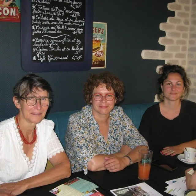 photo galiène cohu, présidente de la commission culture-patrimoine du pays vallée du loir, mathilde estadieu, cheffe de projet du pays d’art et d’histoire, et paola perseille, chargée de la communication et de la culture, ont présenté la 20e édition de festiloir.  ©  ouest-france