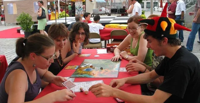 photo  le festival des jeux à parthenay.  &copy;  archives co 