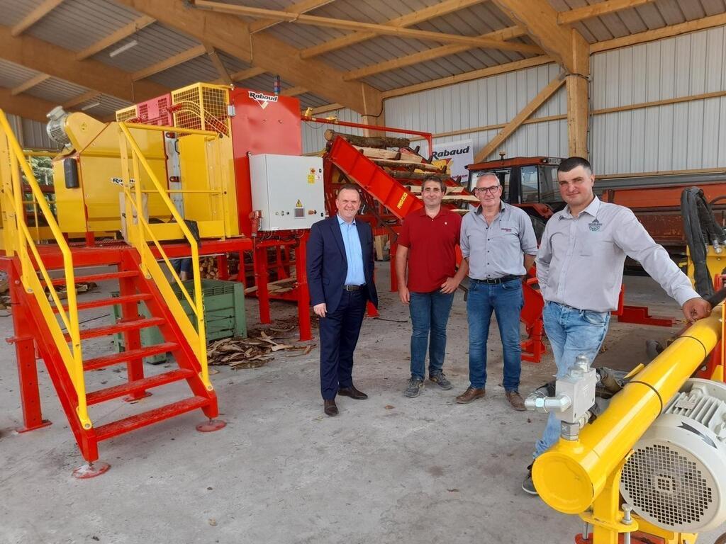 Saint-Laurent-des-Autels. L’entreprise Bois Renou S’équipe Grâce à La ...